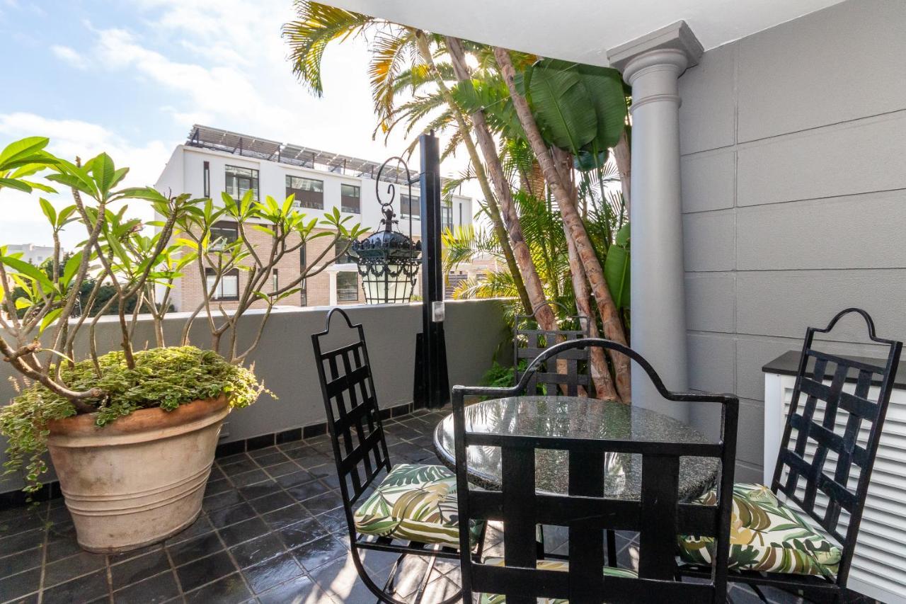 Three Bedroom African Apartment Garden