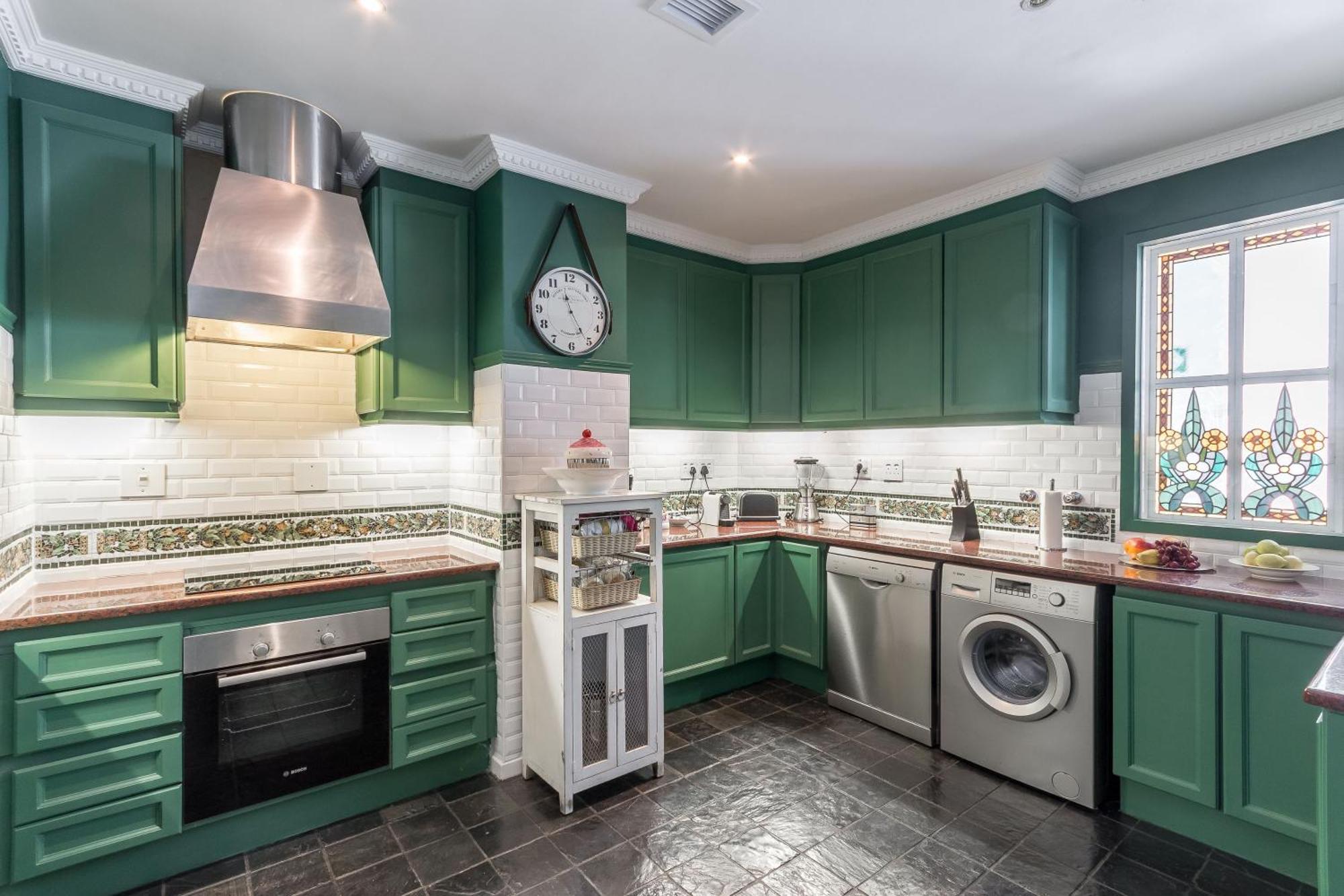 Three Bedroom Deluxe Apartment Top Floor