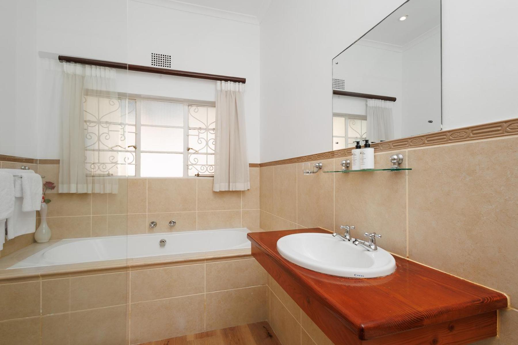 Luxury Double Room Shower