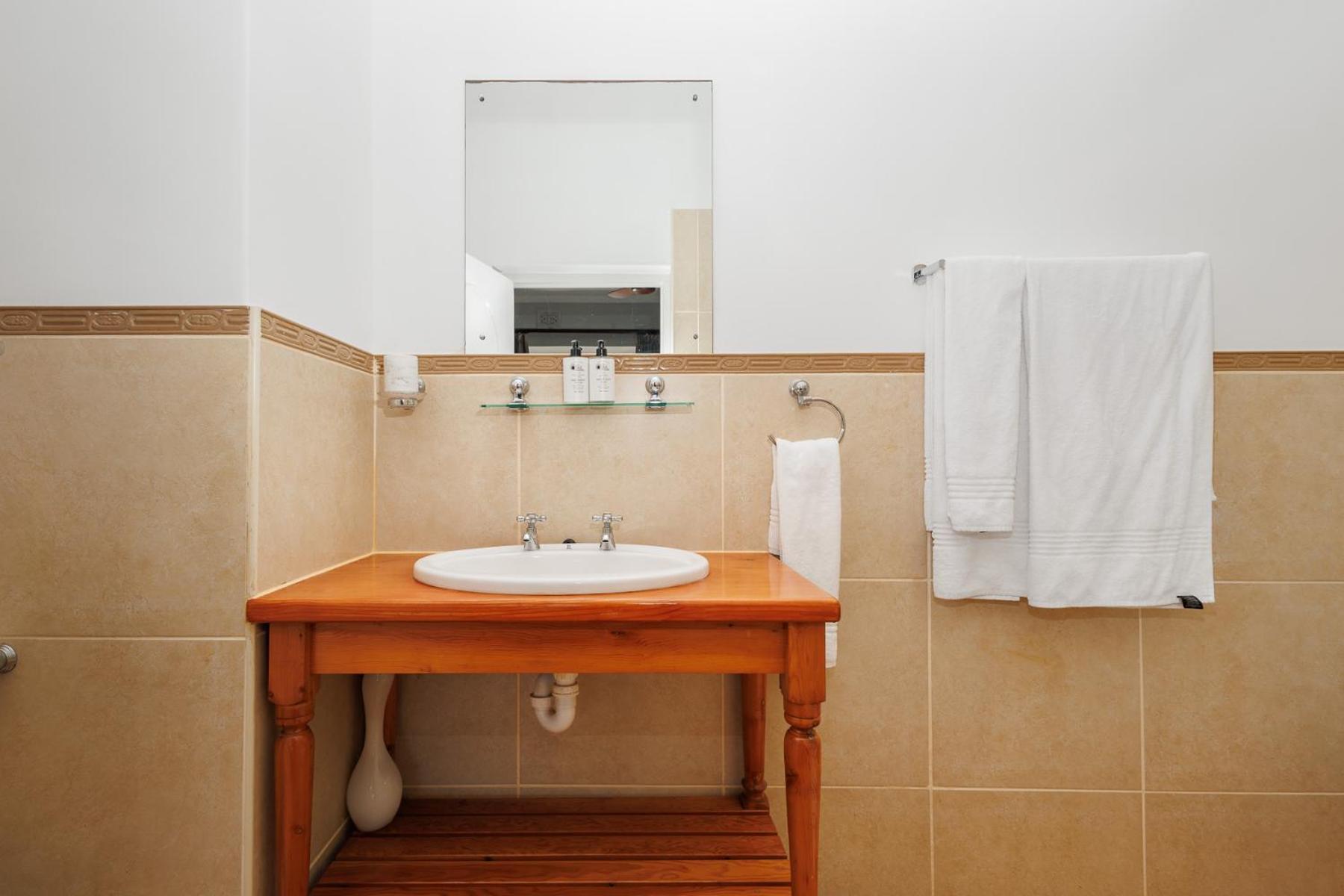 Luxury Double Room Shower