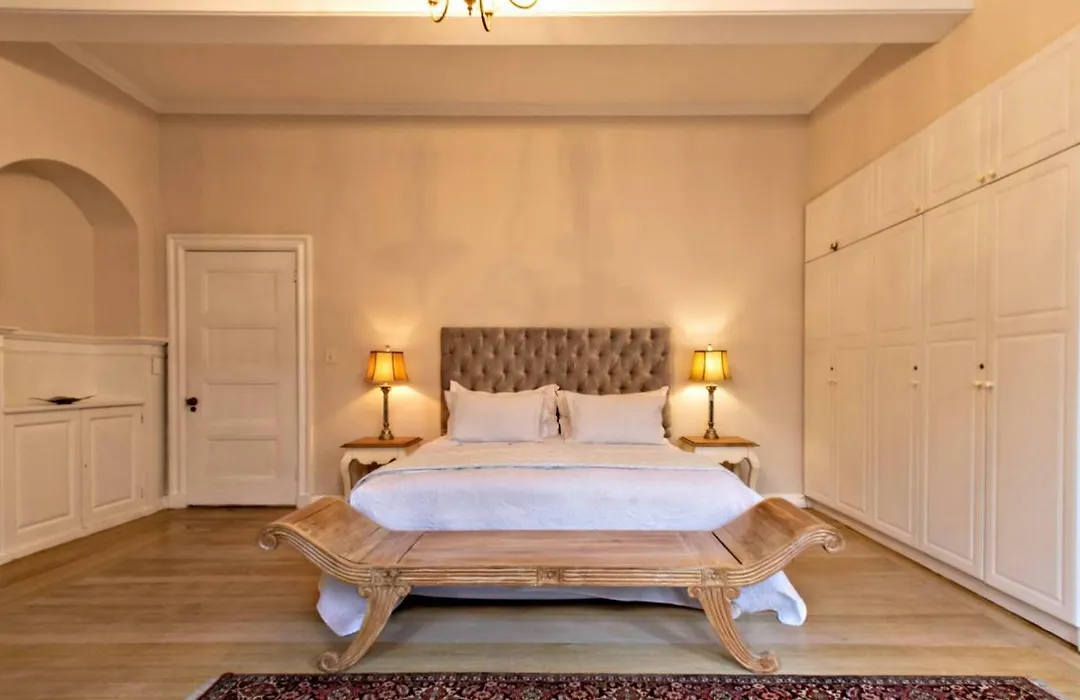 Rhonda'S Manor Boutique Guest House-1