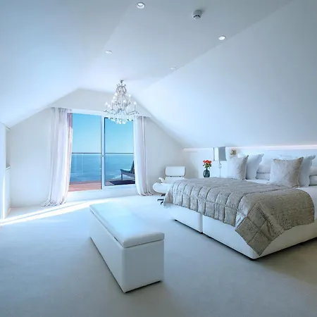 The Clarendon - Bantry Bay-2