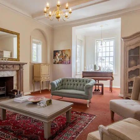 Rhonda'S Manor Boutique Guest House-2